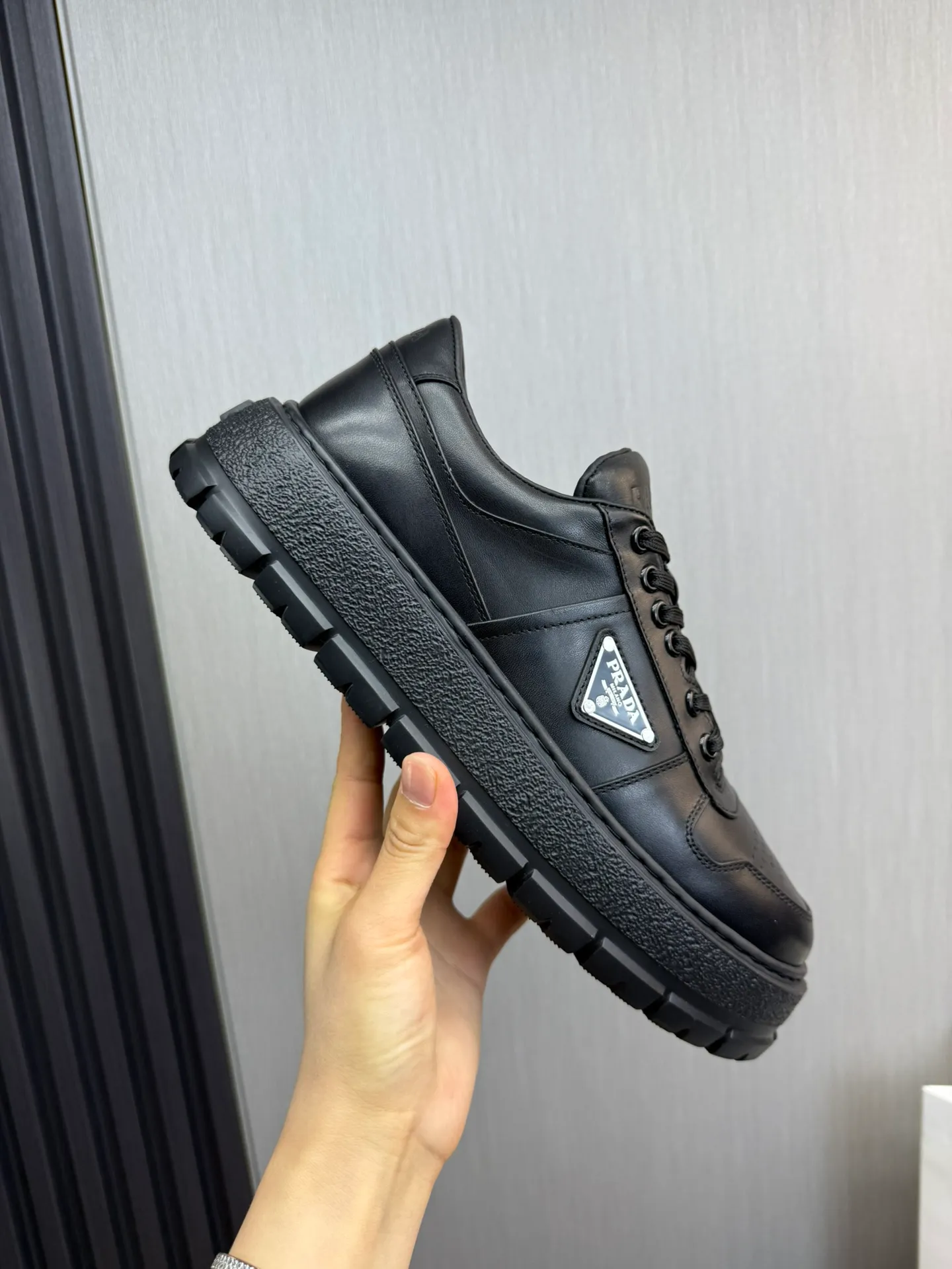 Men's shoes 💰620💰 [PRADA] Autumn and winter hot men's shoes are shipped 👏Official website synchronized ⬆️Original fly-woven cowhide fabric + cowhide lining, 1⃣️:1⃣️reproduction, original sole, 38-45 (45. Customized, non-refundable)